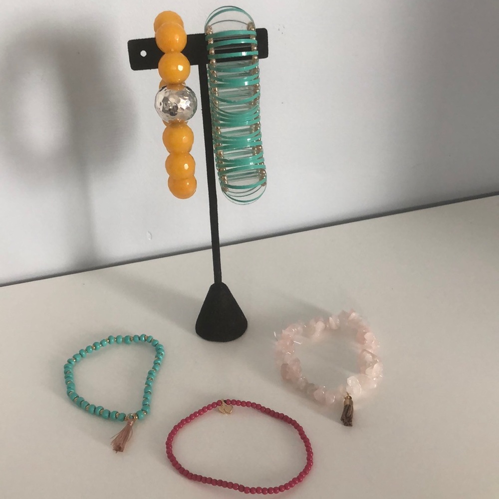 (5) stretchy bracelets
